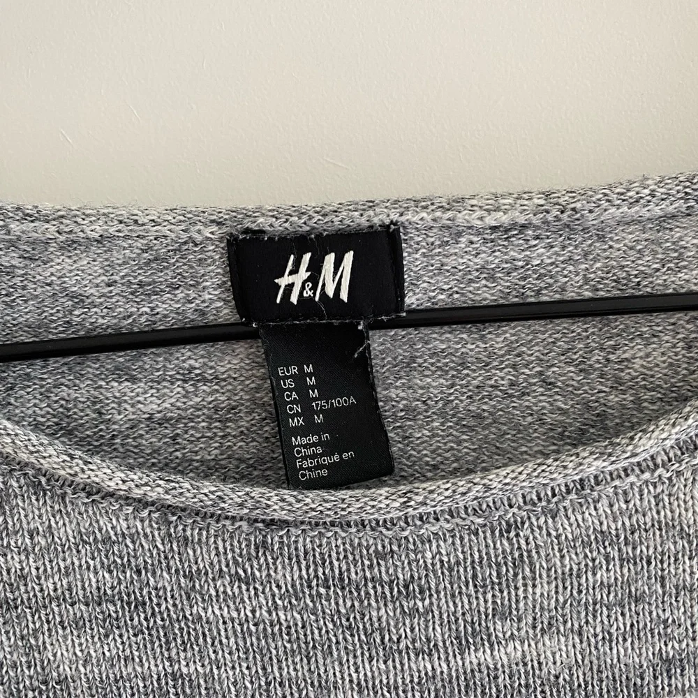 Light H&M Sweater - Picture 3 of 3